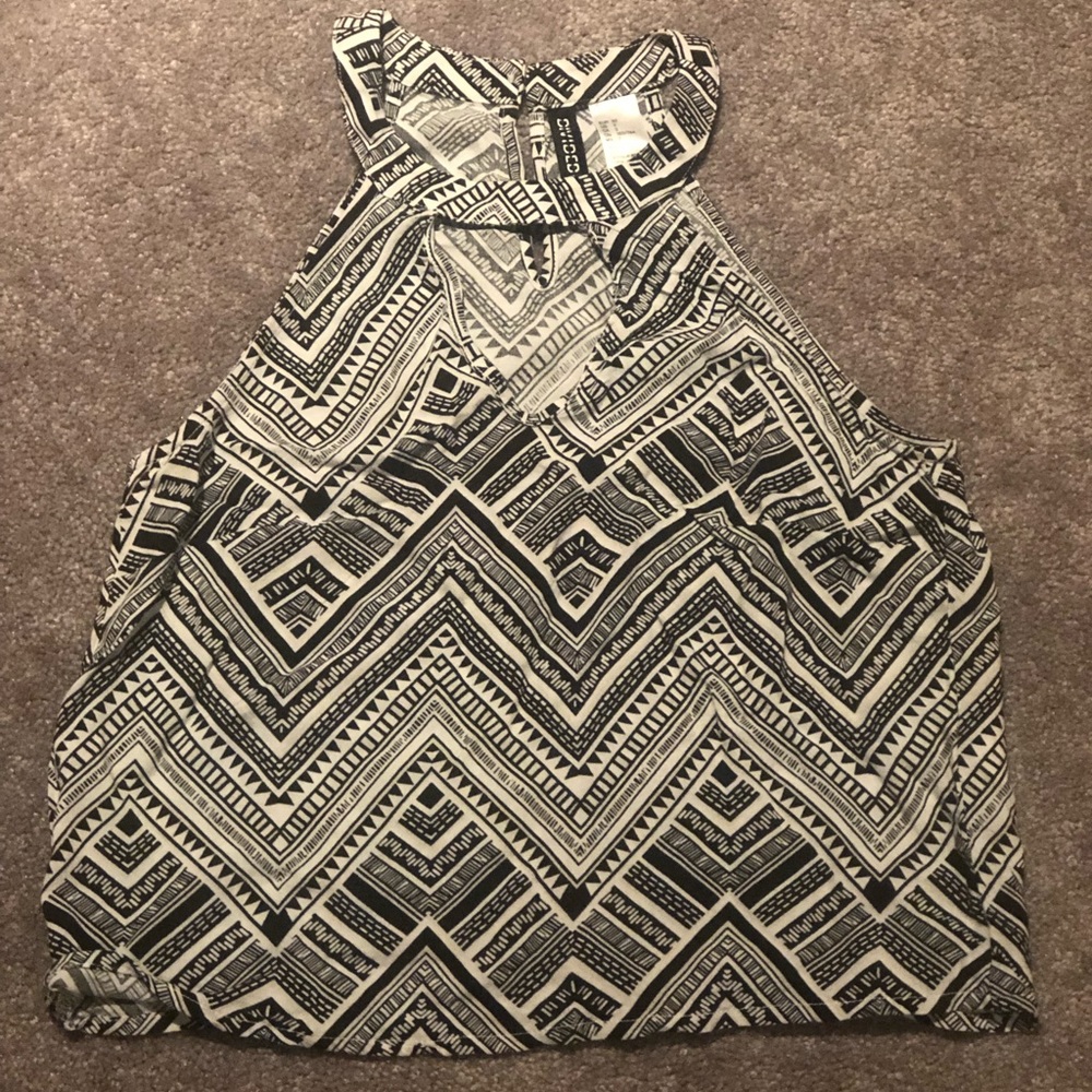 Divided geometric cute black and white blouse